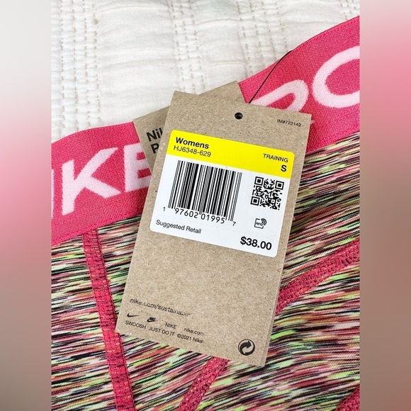 Nike Women's Pro 3" Spacedye Shorts in Multi Size Small - Picture 9 of 9